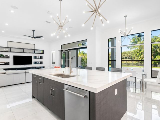 Продажа дома по адресу 9065 Benedetta Place - фото 6852477