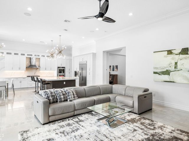 Продажа дома по адресу 9065 Benedetta Place - фото 6852483