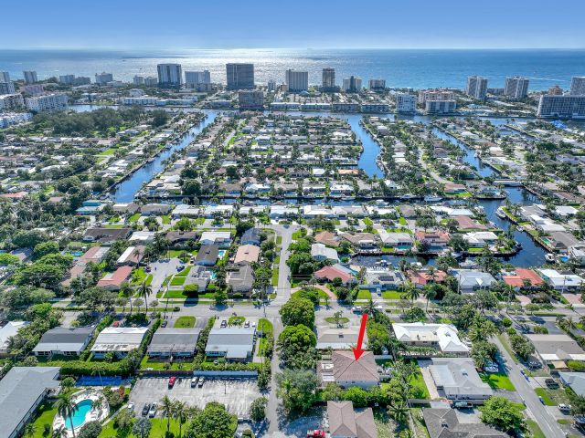 Дом в аренду по адресу 2560 NE 11th Street - фото 6851256