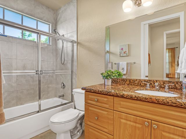 Дом в аренду по адресу 2560 NE 11th Street - фото 6851260