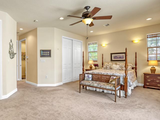 Дом в аренду по адресу 2560 NE 11th Street - фото 6851262