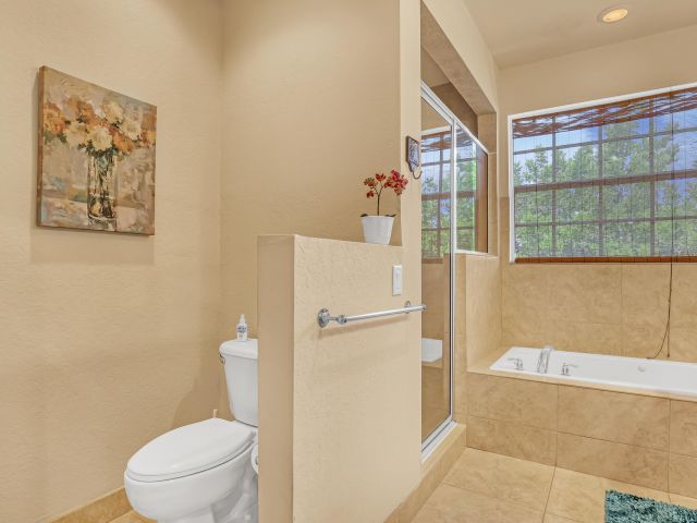 Дом в аренду по адресу 2560 NE 11th Street - фото 6851264