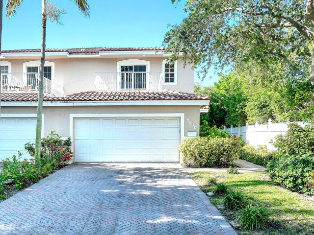 Дом в аренду по адресу 2560 NE 11th Street - фото 6851271