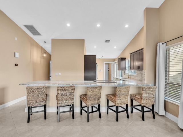 Продажа дома по адресу 8181 Nadmar Avenue - фото 6862032