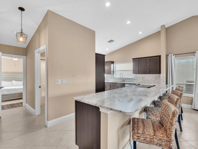 Продажа дома по адресу 8181 Nadmar Avenue - фото 6862033