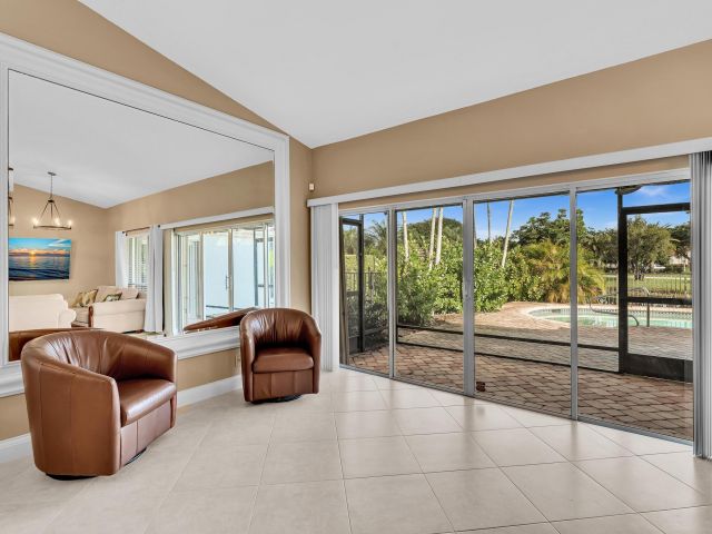 Продажа дома по адресу 8181 Nadmar Avenue - фото 6862034