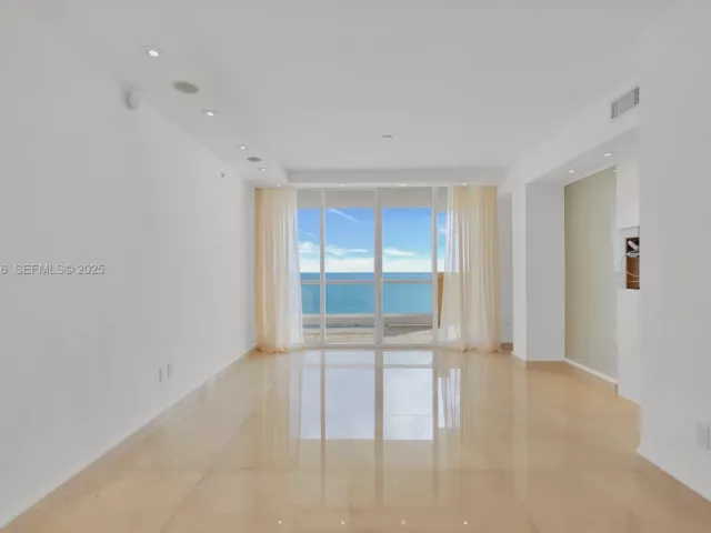 Продажа квартиры #905 - фото 6850823