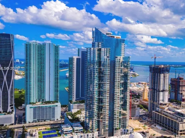 Продажа квартиры #4911 - фото 6849394