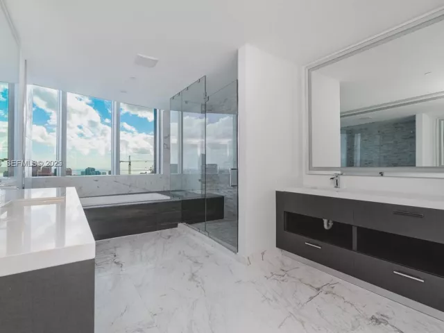 Продажа квартиры #4911 - фото 6849383