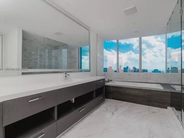 Продажа квартиры #4911 - фото 6849384