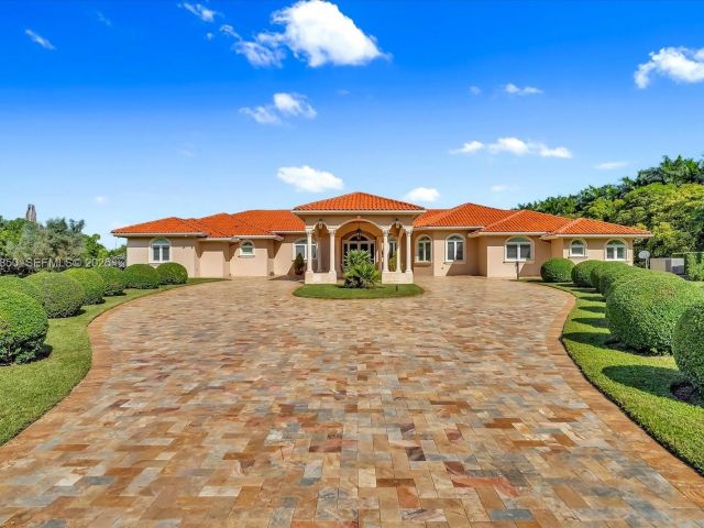 Продажа дома по адресу 18611 SW 122nd St - фото 7521175