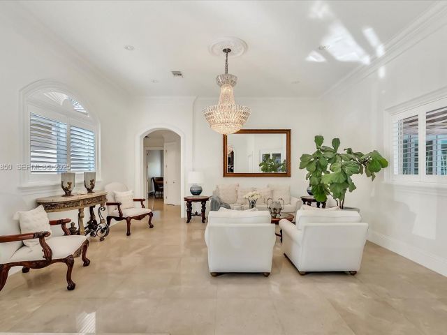 Продажа дома по адресу 18611 SW 122nd St - фото 7521178