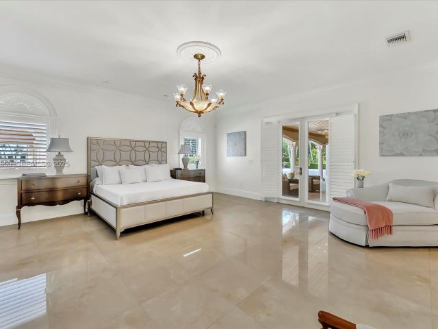 Продажа дома по адресу 18611 SW 122nd St - фото 7521181