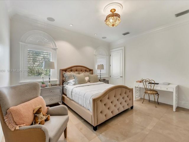 Продажа дома по адресу 18611 SW 122nd St - фото 7521185