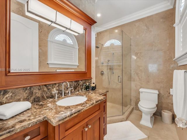 Продажа дома по адресу 18611 SW 122nd St - фото 7521189