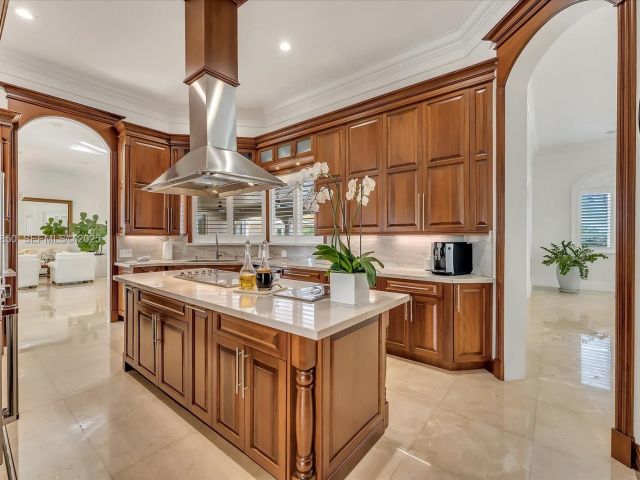 Продажа дома по адресу 18611 SW 122nd St - фото 7521193