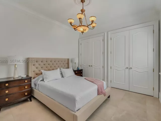 Продажа дома по адресу 18611 SW 122nd St - фото 9103781