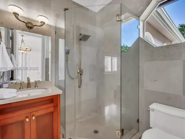 Продажа дома по адресу 18611 SW 122nd St - фото 9103783