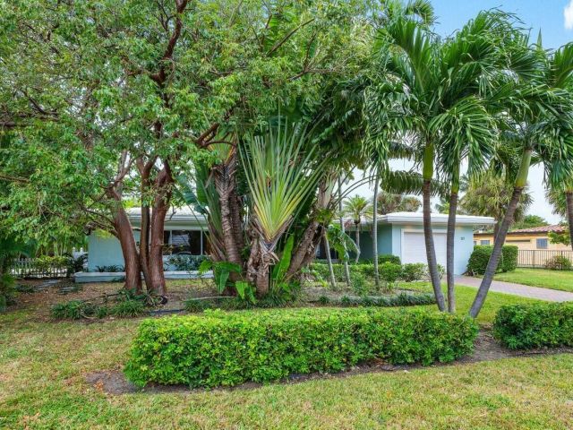 Дом в аренду по адресу 121 NE Spanish Court - фото 6851160