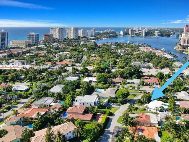 Дом в аренду по адресу 121 NE Spanish Court - фото 6851164