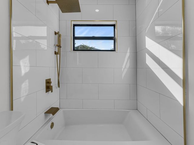 Продажа дома по адресу 433 Aylesbury Road - фото 6879846