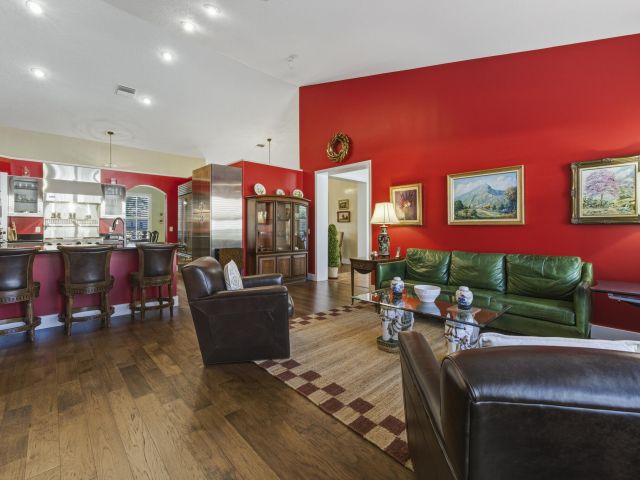 Продажа дома по адресу 2760 Tecumseh Drive - фото 6858415