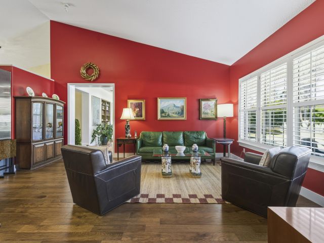 Продажа дома по адресу 2760 Tecumseh Drive - фото 6858416