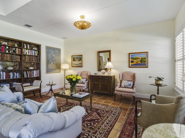 Продажа дома по адресу 2760 Tecumseh Drive - фото 6858419