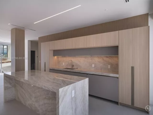 Продажа квартиры #5701 - фото 6857737