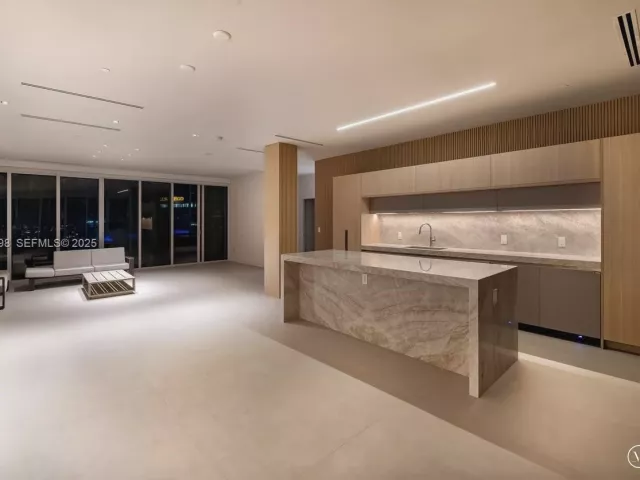 Продажа квартиры #5701 - фото 6857726