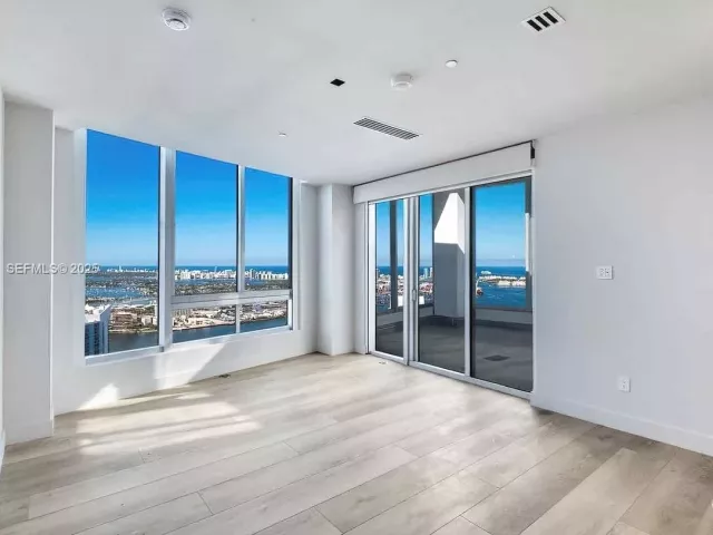 Продажа квартиры #5701 - фото 6857731