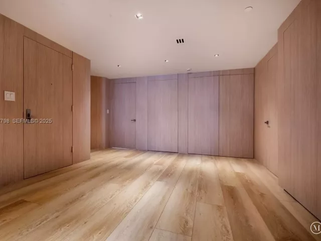 Продажа квартиры #5701 - фото 6857728