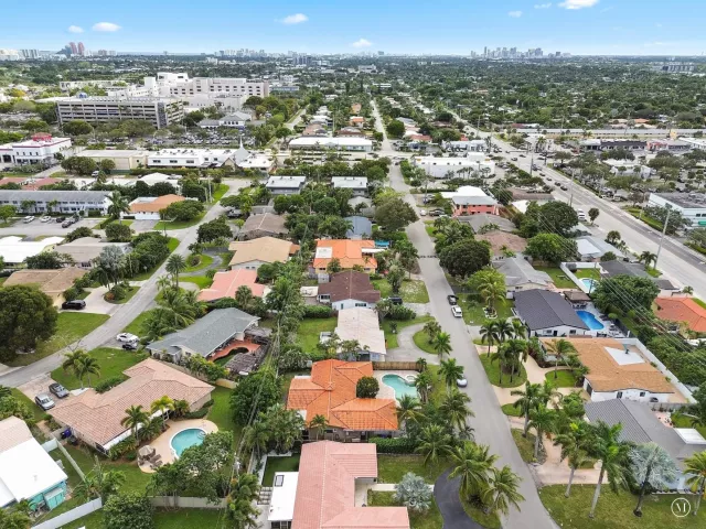 Продажа дома по адресу 5160 NE 18th Terrace - фото 8084114
