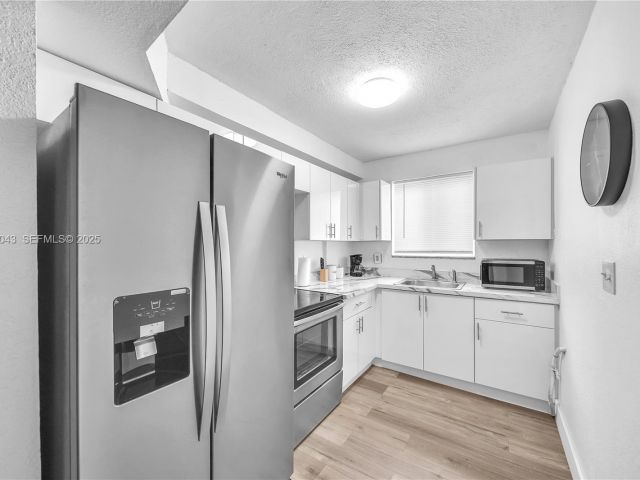 Дом в аренду по адресу 506 N 60th Ter - фото 7472684