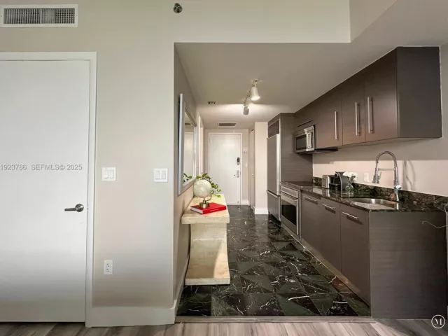 Продажа квартиры #4405 - фото 6852109