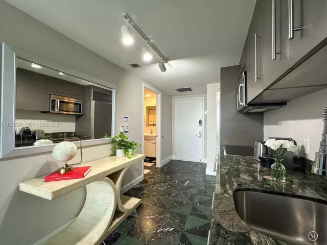 Продажа квартиры #4405 - фото 6852105