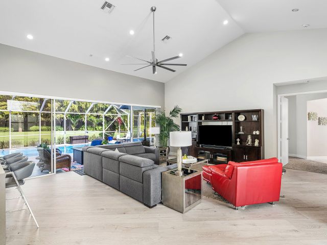 Продажа дома по адресу 10446 Stonebridge Boulevard - фото 6853988