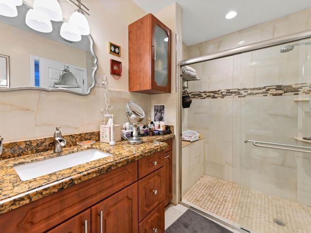 Продажа дома по адресу 1121 SE 14th Court - фото 6852393