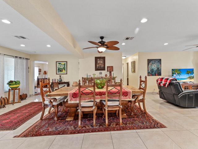 Продажа дома по адресу 1121 SE 14th Court - фото 6852401