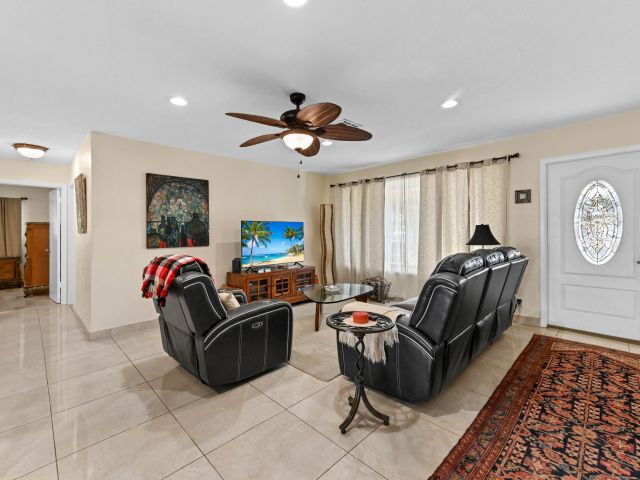 Продажа дома по адресу 1121 SE 14th Court - фото 6852407