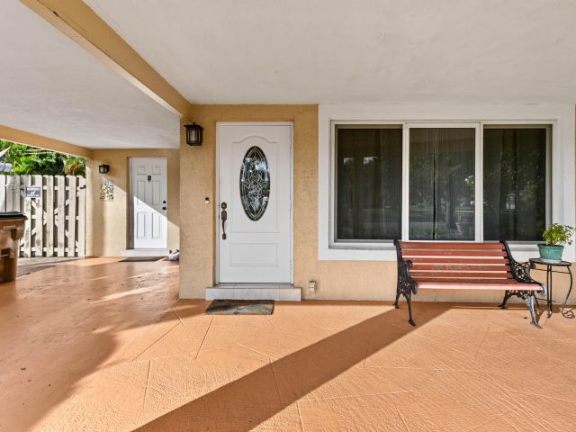 Продажа дома по адресу 1121 SE 14th Court - фото 6852409