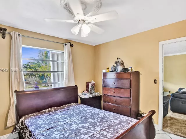 Продажа дома по адресу 6404 Evans St - фото 8975802