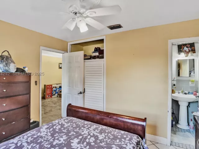 Продажа дома по адресу 6404 Evans St - фото 8975803