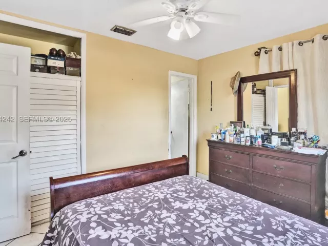 Продажа дома по адресу 6404 Evans St - фото 8975805
