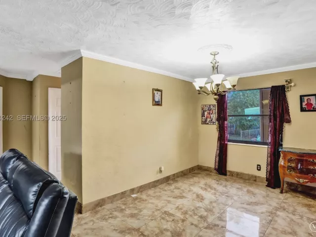 Продажа дома по адресу 6404 Evans St - фото 8975821