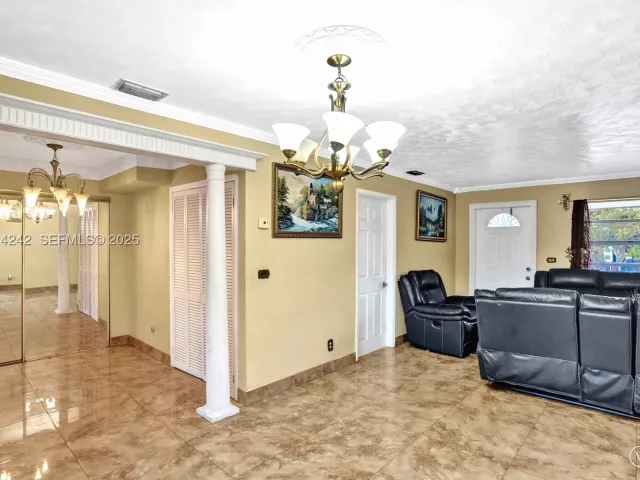 Продажа дома по адресу 6404 Evans St - фото 8975823