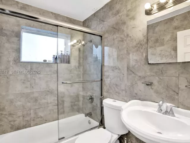 Продажа дома по адресу 6404 Evans St - фото 8975827