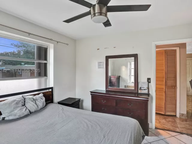 Продажа дома по адресу 6404 Evans St - фото 8975830