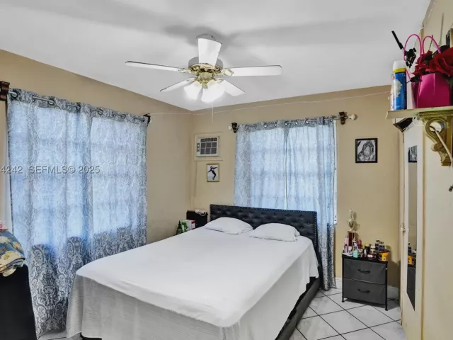 Продажа дома по адресу 6404 Evans St - фото 8975832