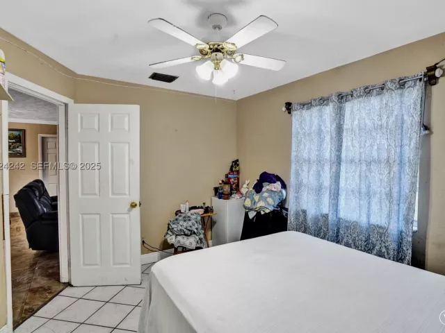 Продажа дома по адресу 6404 Evans St - фото 8975834